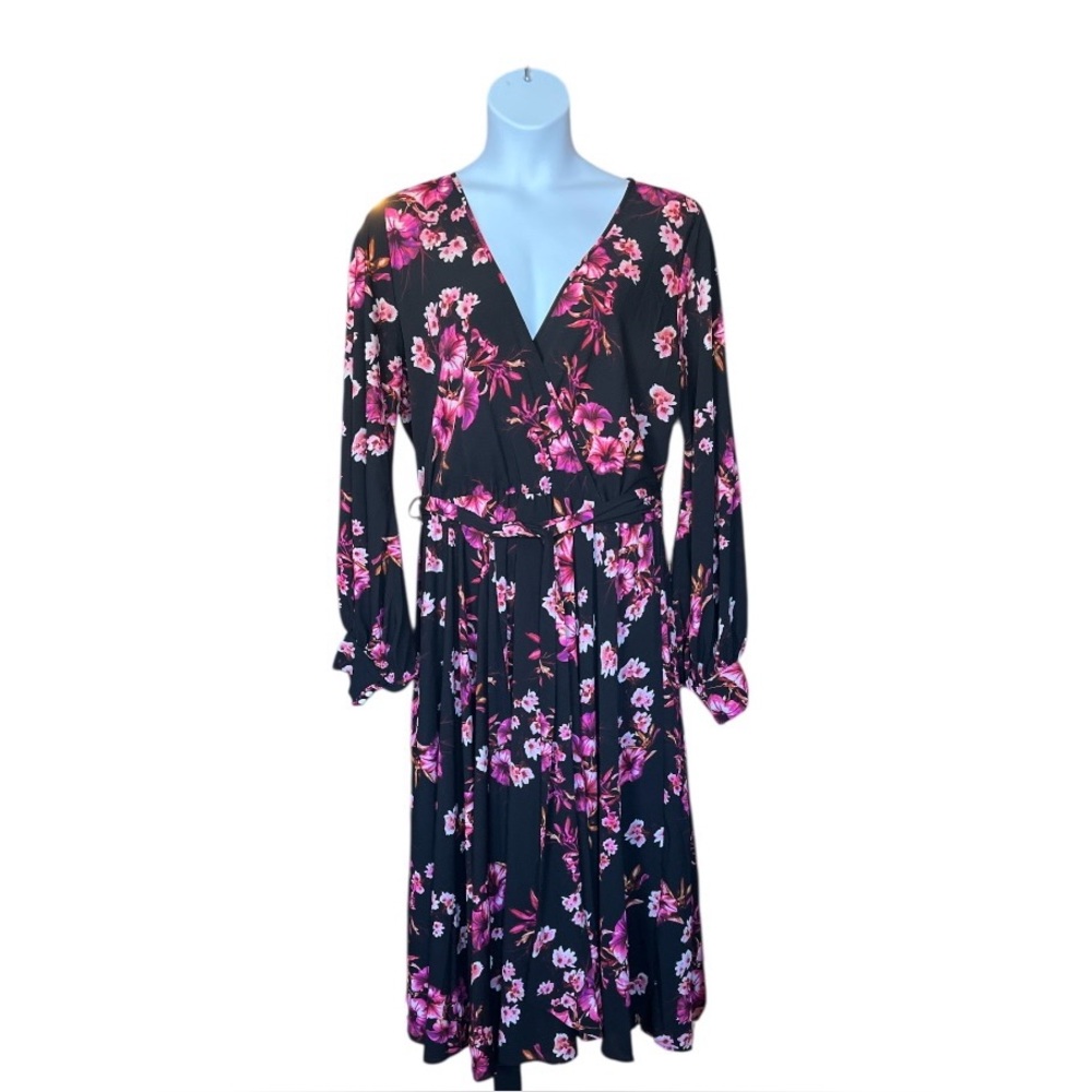 Megban Los Angeles Floral Midi Dress | 3XL | Pearl Button Cuffs